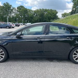 FORD FUSION SE - 4