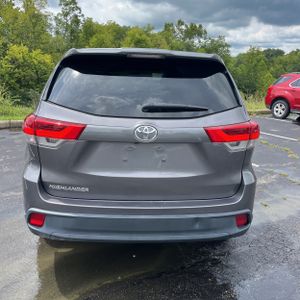 صورة 7 لـ 2017 Toyota HIGHLANDER LE