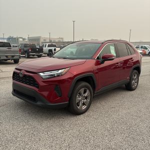 2025 Toyota RAV4 HYBRID XLE — фото 1
