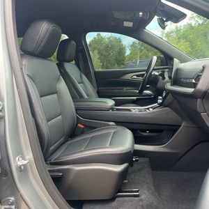 2025 Chevrolet TRAVERSE LT — миниатюра 33