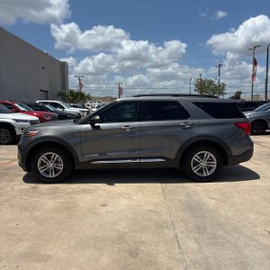 2022 FORD EXPLORER XLT — фото 3