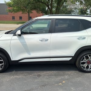 2022 KIA SELTOS SX photo 4