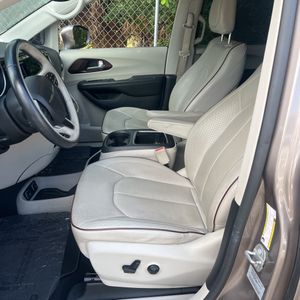 2017 Chrysler PACIFICA LIMITED — фото 29
