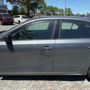 VOLKSWAGEN JETTA S - 4