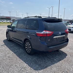 TOYOTA SIENNA - 5