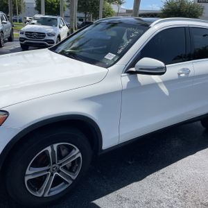 صورة 2 لـ 2017 Mercedes-BENZ GLC