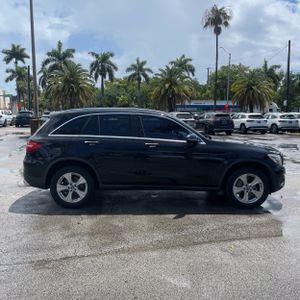 MERCEDES-BENZ GLC - 10