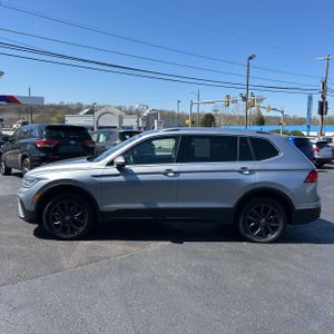 VOLKSWAGEN TIGUAN SE 4MOTION - 3