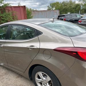 HYUNDAI ELANTRA SE - 6