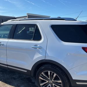 FORD EXPLORER PLATINUM - 6