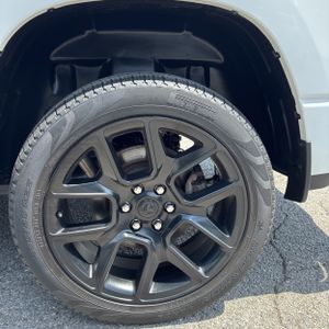 2023 RAM 1500 LARAMIE thumbnail 17