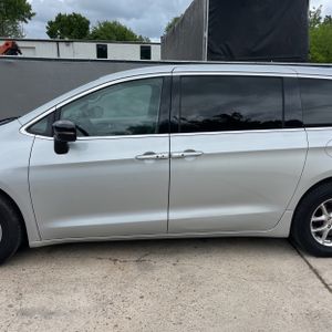 CHRYSLER PACIFICA TOURING L - 4