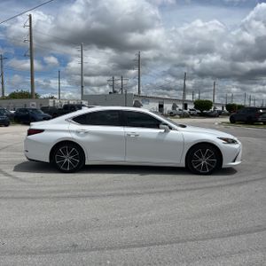 Lexus ES 350 Base - 10