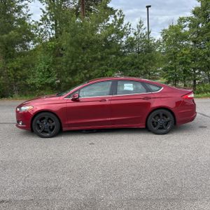 FORD FUSION SE - 3