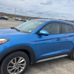 HYUNDAI TUCSON SE - 2