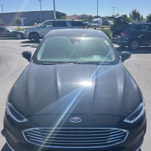 FORD FUSION SEL - 9