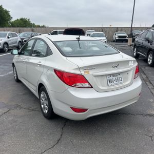 HYUNDAI ACCENT SE - 5