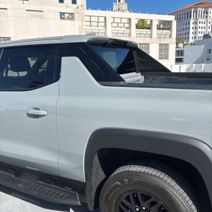 CHEVROLET SILVERADO EV LT - 6