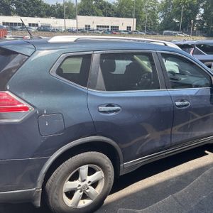 2015 Nissan ROGUE SV 照片 9