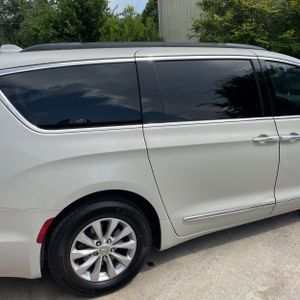 صورة 9 لـ 2017 Chrysler PACIFICA TOURING-L