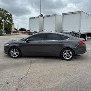 FORD FUSION SE - 3