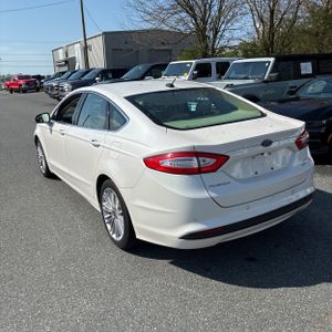 FORD FUSION SE - 4