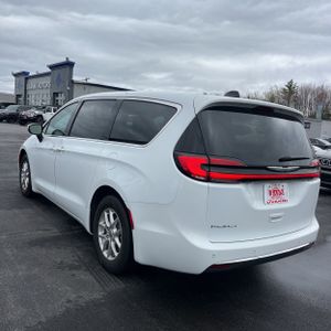 CHRYSLER PACIFICA TOURING L - 5
