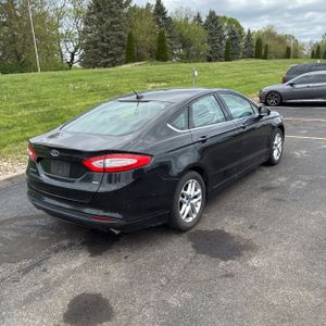 FORD FUSION SE - 8