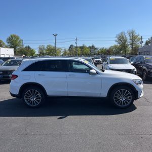 MERCEDES-BENZ GLC - 10