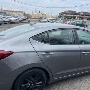 HYUNDAI ELANTRA SE - 9