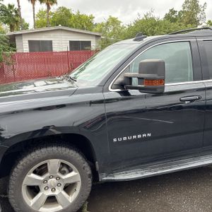 CHEVROLET SUBURBAN LT - 2