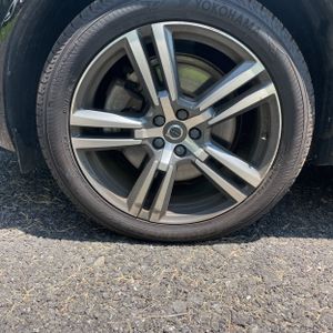 2019 Volvo XC60 MOMENTUM thumbnail 17