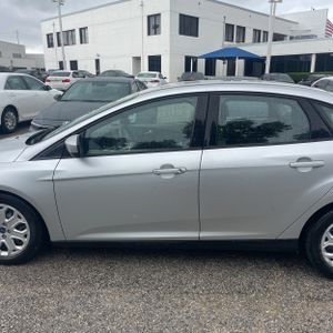 FORD FOCUS SE - 4