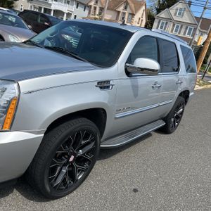 CADILLAC ESCALADE LUXURY - 2