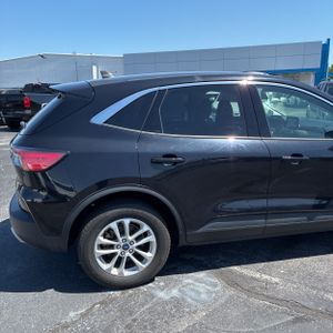 FORD ESCAPE HYBRID SE - 9