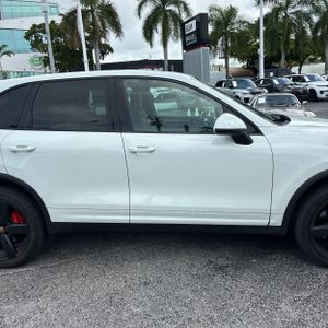 صورة 11 لـ 2016 Porsche CAYENNE BASE