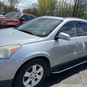 CHEVROLET TRAVERSE LT - 2