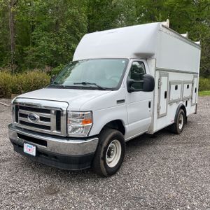 FORD E-350 CUTAWAY - 1