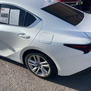 2022 Lexus IS 300 BASE — фото 6