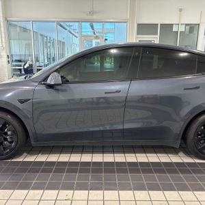 TESLA MODEL Y LONG RANGE - 3