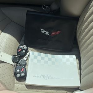 صورة مصغرة 49 لـ 2004 Chevrolet CORVETTE BASE