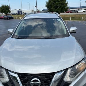 2017 Nissan ROGUE SL 照片 15