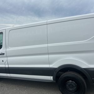 FORD TRANSIT 250 - 6