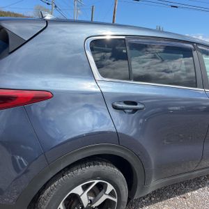KIA SPORTAGE LX - 9