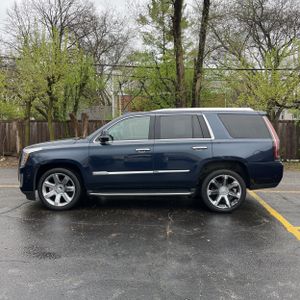 CADILLAC ESCALADE LUXURY - 3