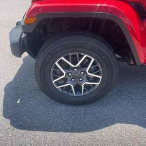 2025 JEEP WRANGLER SAHARA — миниатюра 17
