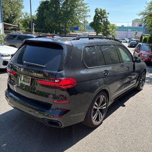 صورة 8 لـ 2021 BMW X7 M50I