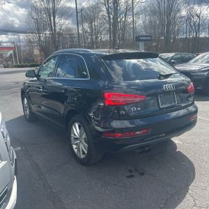 Audi Q3 2.0T Premium Plus - 5