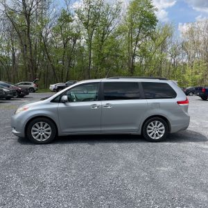 TOYOTA SIENNA - 3