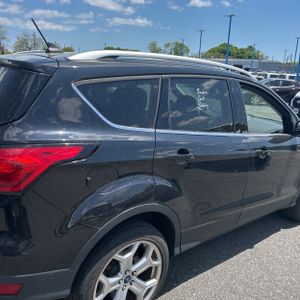 FORD ESCAPE TITANIUM - 9